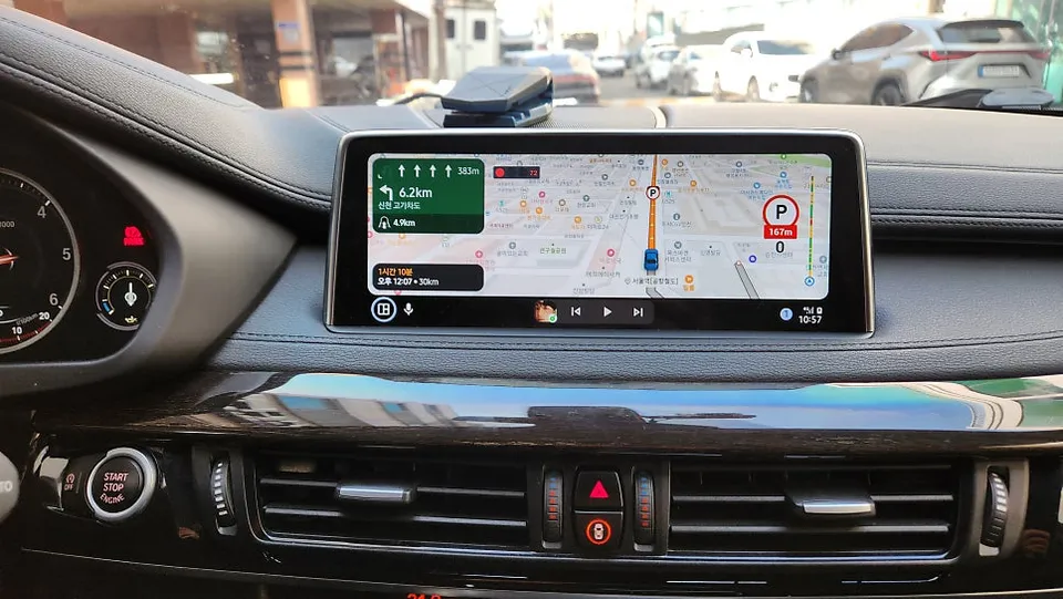 BMW X6 F16のAndroid Auto・CarPlay取付事例 施工写真 1-3