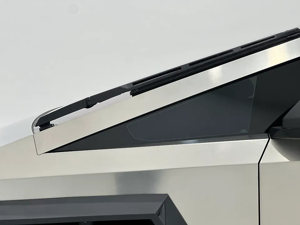 Tesla Cybertruck PPF施工事例｜費用目安と仕上がり 施工写真 2-1