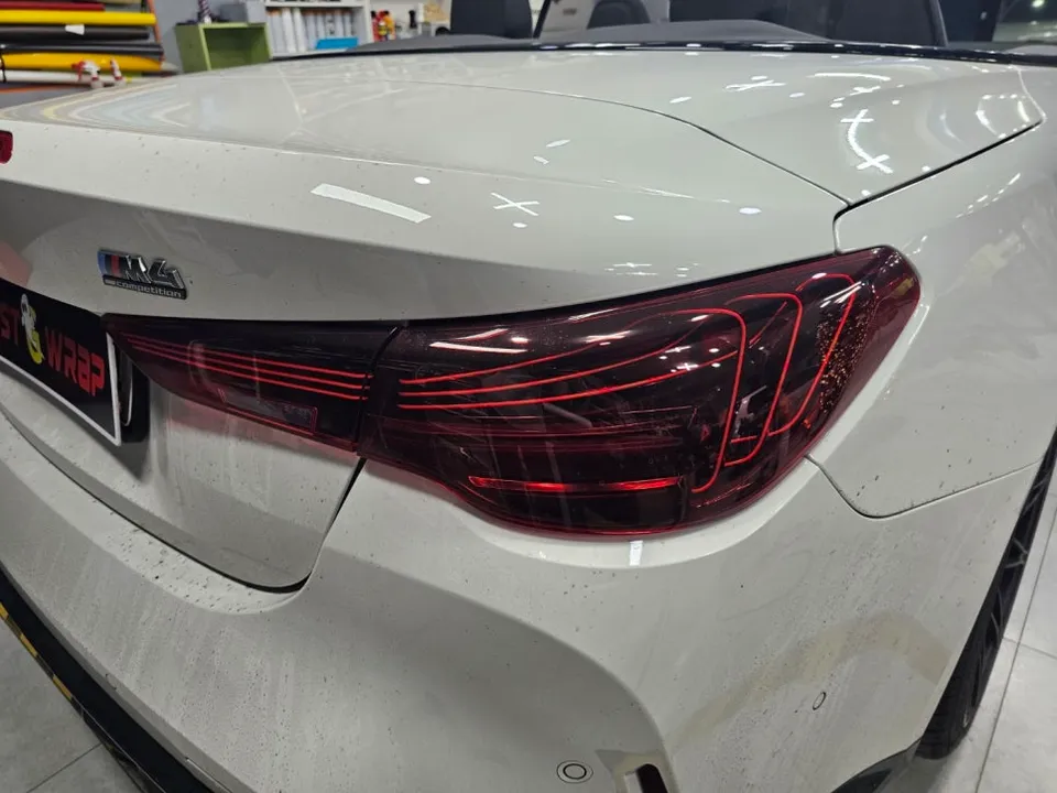BMW M4 PPF施工事例|ライト・ボンネットのカスタム 施工写真 3-2