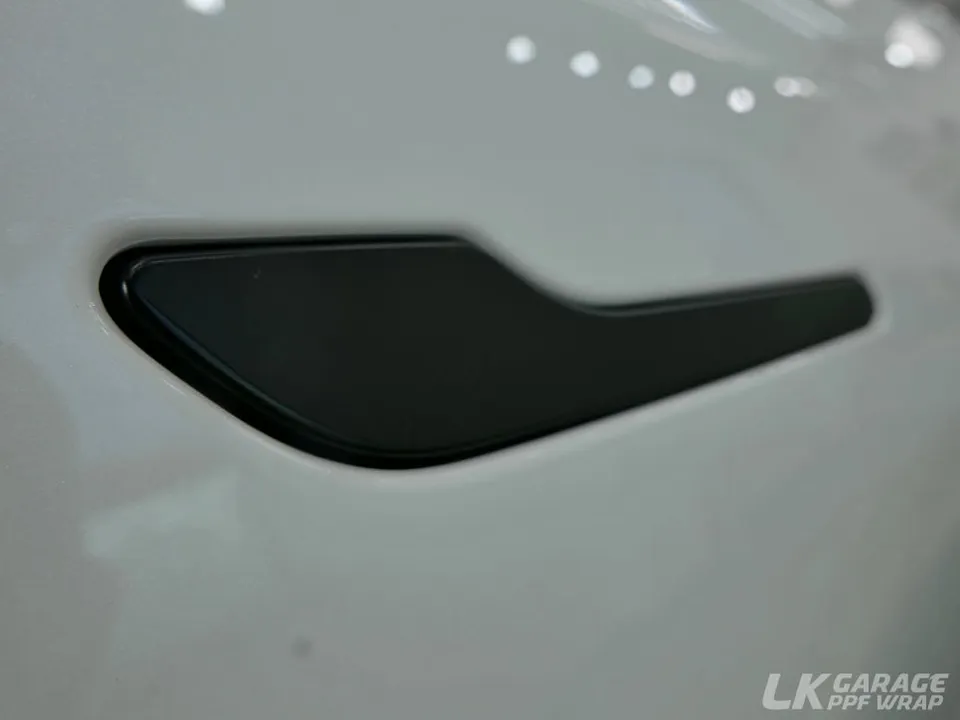 Tesla Model Y PPF施工事例|費用目安と仕上がり 施工写真 1-2