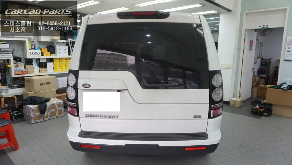 Land Rover Discovery 4のAndroid Auto・CarPlay取付事例 施工写真 2-2
