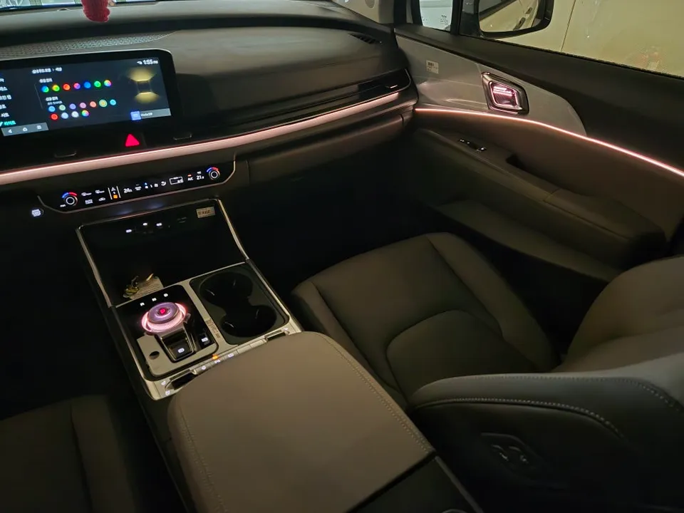 Kia Carnival Ambient Lighting Review — Enhanced OEM Integration After