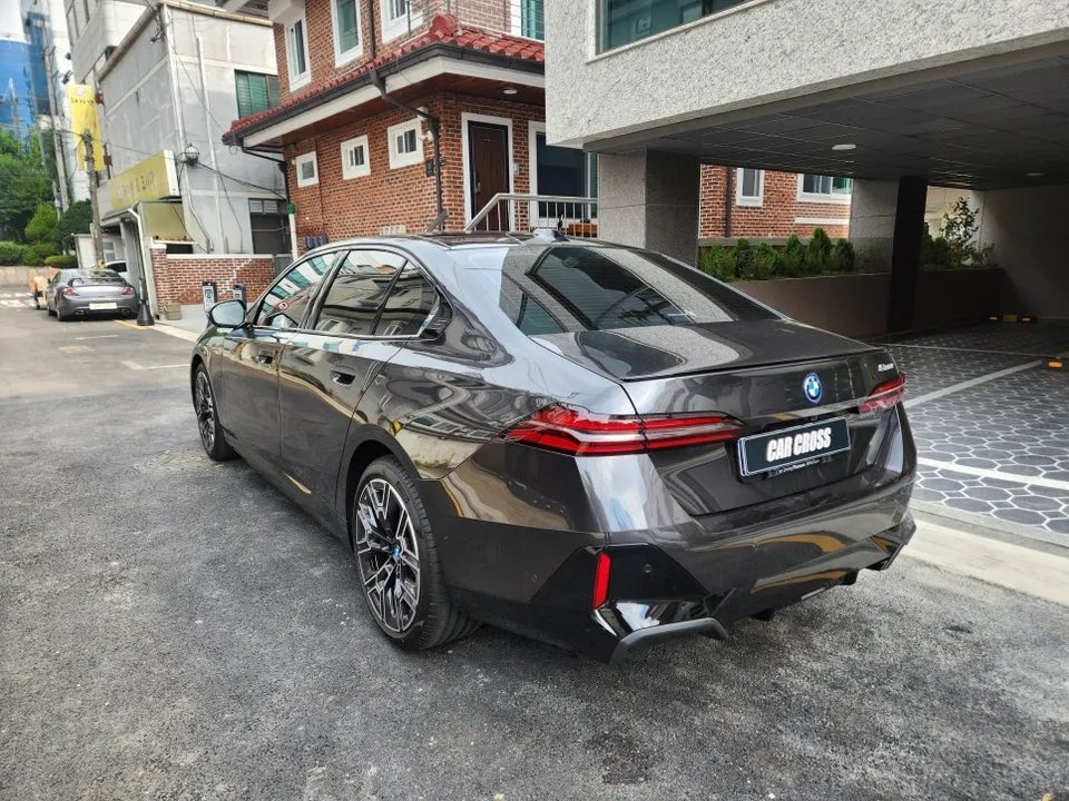 BMW 5 SeriesのPPF施工事例|費用目安・仕上がり 施工写真 3-1
