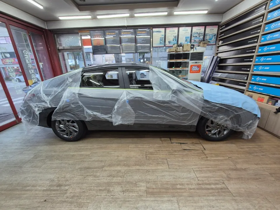 Hyundai Elantraのカーフィルム施工事例｜費用目安・仕上がり 施工写真 1-3