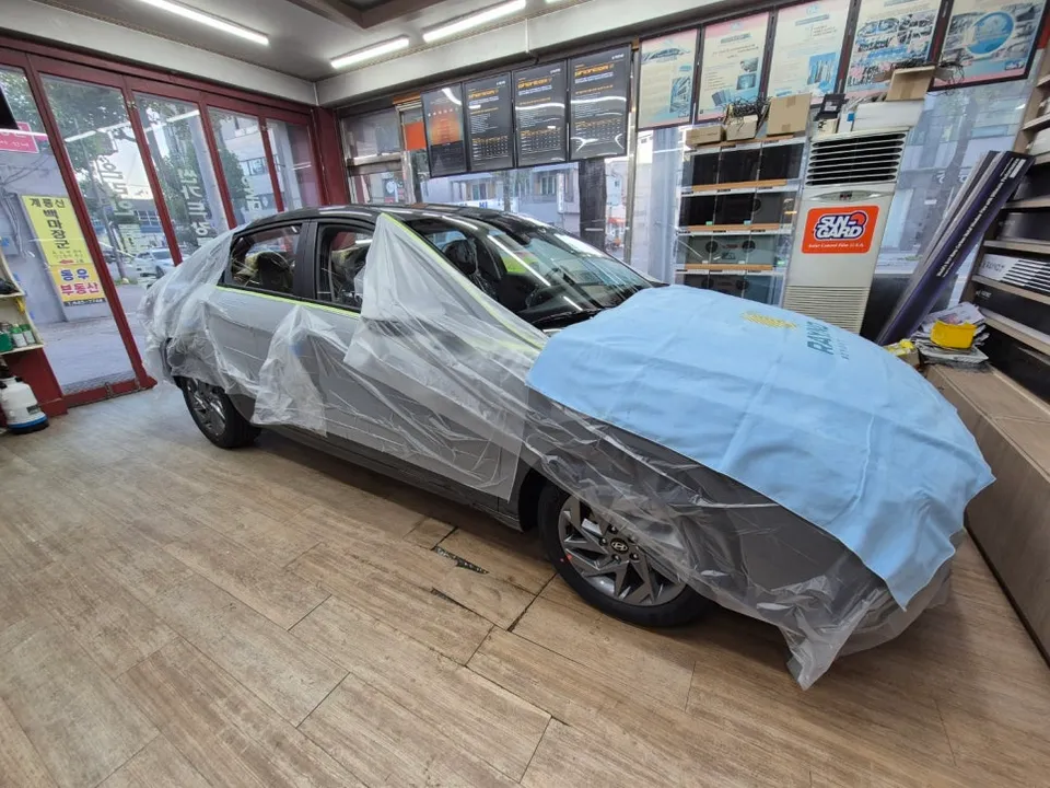 Hyundai Elantraのカーフィルム施工事例｜費用目安・仕上がり 施工写真 2-3