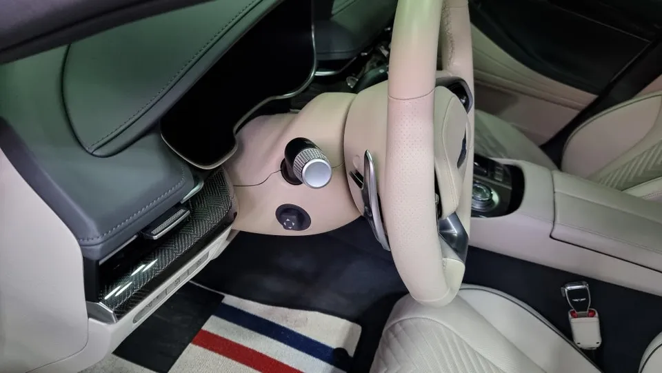 Genesis G80 RG3 steering wheel - Genesis G80 RG3 Steering Wheel Customization Review photo 4