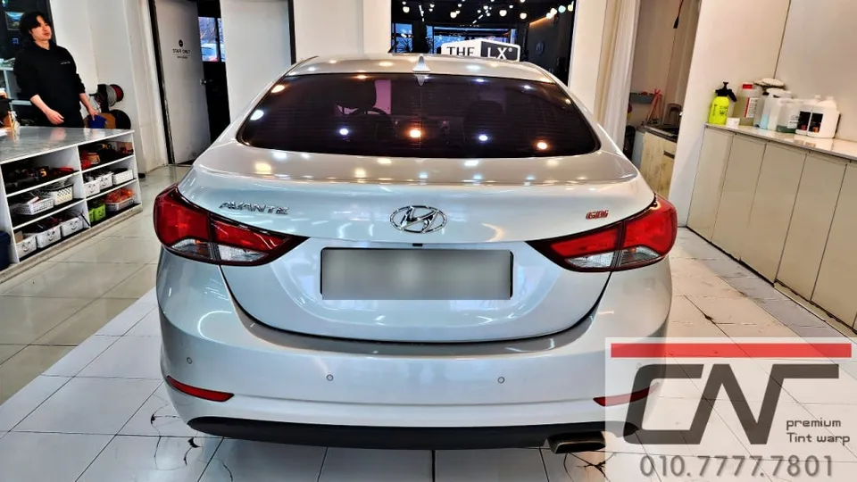 Hyundai Elantra MDのカーフィルム施工事例 施工写真 3