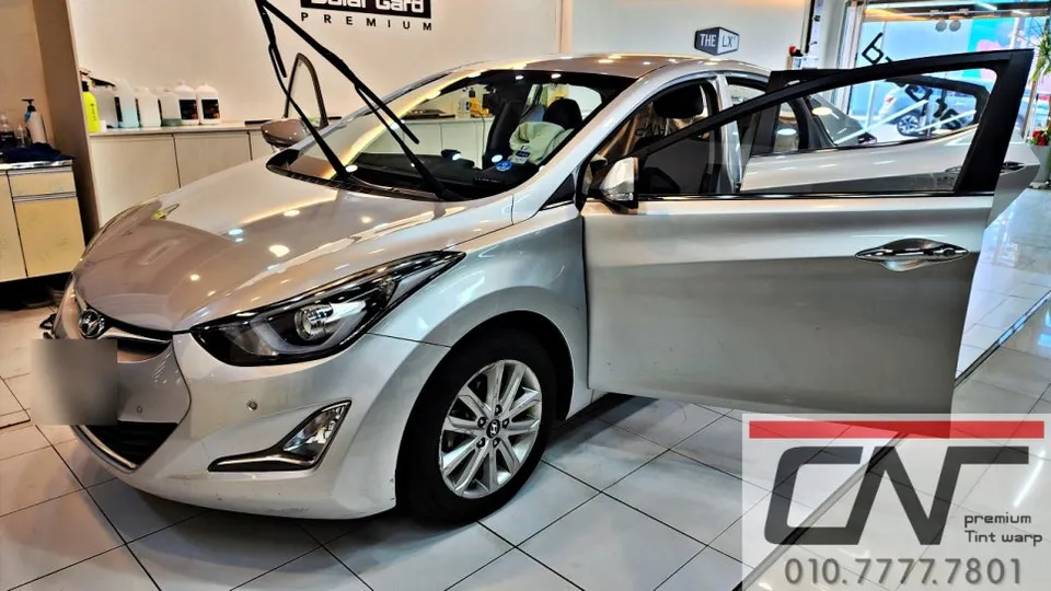 Hyundai Elantra MDのカーフィルム施工事例 施工写真 5