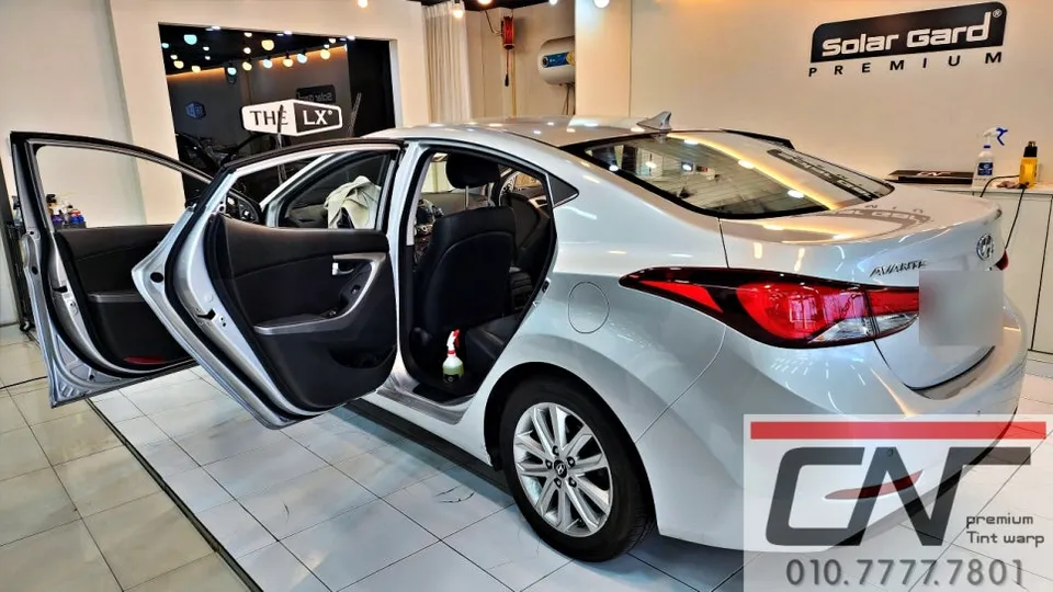Hyundai Elantra MDのカーフィルム施工事例 施工写真 6