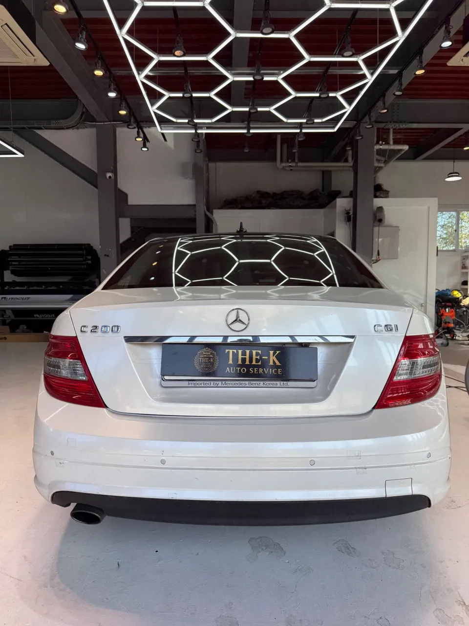 Mercedes-Benz CクラスのPPF施工事例|費用目安・仕上がり 施工写真 1-2