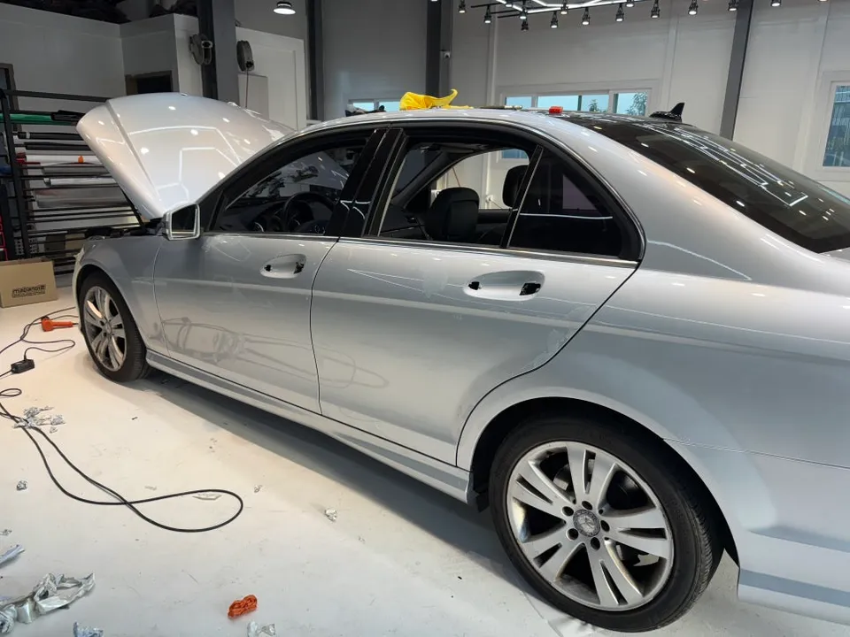 Mercedes-Benz CクラスのPPF施工事例|費用目安・仕上がり 施工写真 2-3