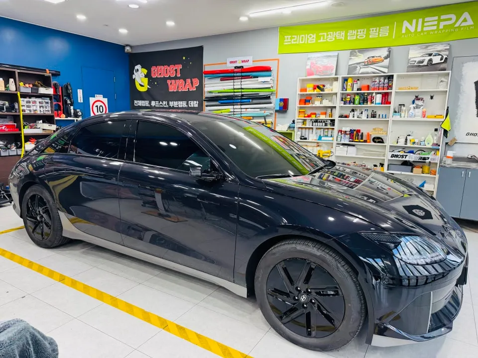 Hyundai IONIQ 6のカーラッピング事例|費用目安・仕上がり 施工写真 3-2