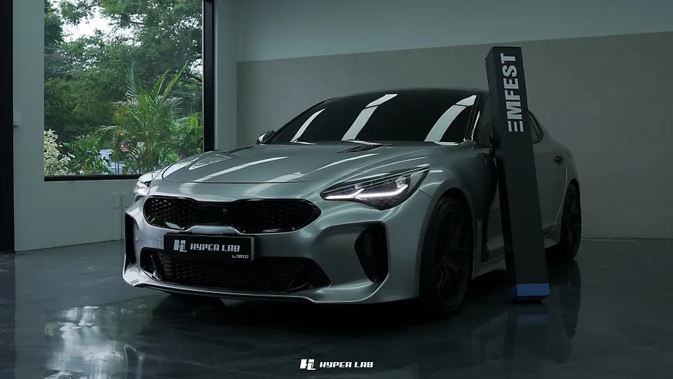 Kia Stinger vinyl wrap - Kia Stinger Vinyl Wrap Review — GT Silver Transformation photo 4