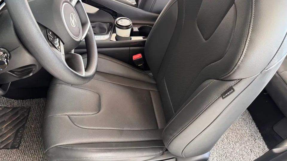 Hyundai Elantra seat ventilation - Hyundai Elantra Seat Ventilation & Heating Review photo 3