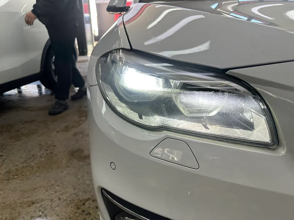 BMW 5 Series F10 lighting upgrade - BMW 530d F10 LED Headlight Repair Review photo 3
