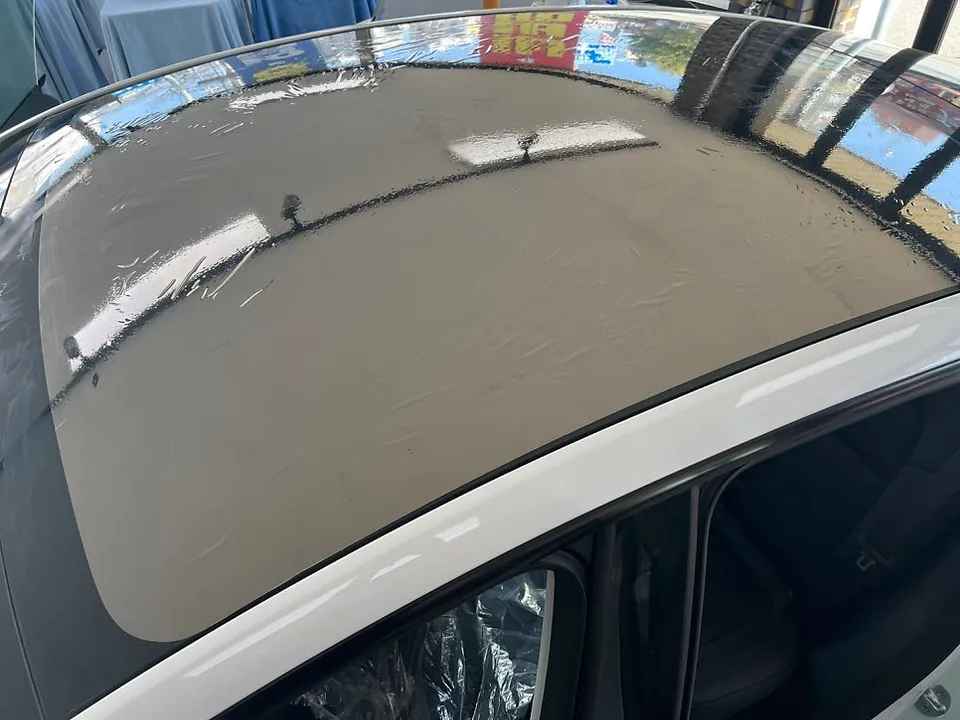 Tesla Model Y window tinting - Tesla Model Y Window Tinting Review: Solargard Saturn Perfection photo 6