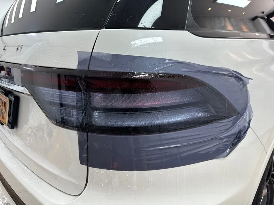 Lincoln Aviator PPF施工事例|スモークフィルムでドレスアップ 施工写真 3-3
