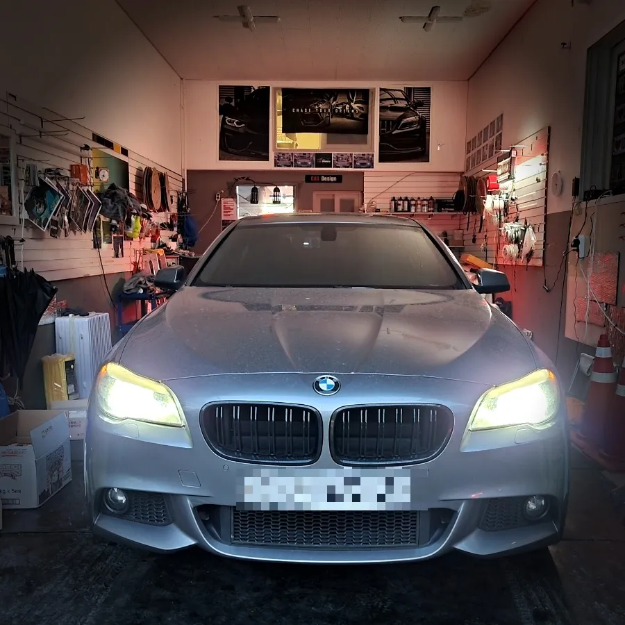 BMW 5 Series F10 ambient lighting installation result
