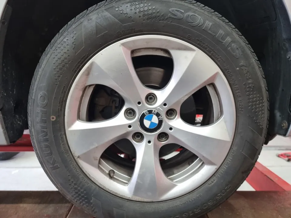 BMW 3 Series wheel repair - BMW 3 Series Wheel Repair & Painting Review photo 4