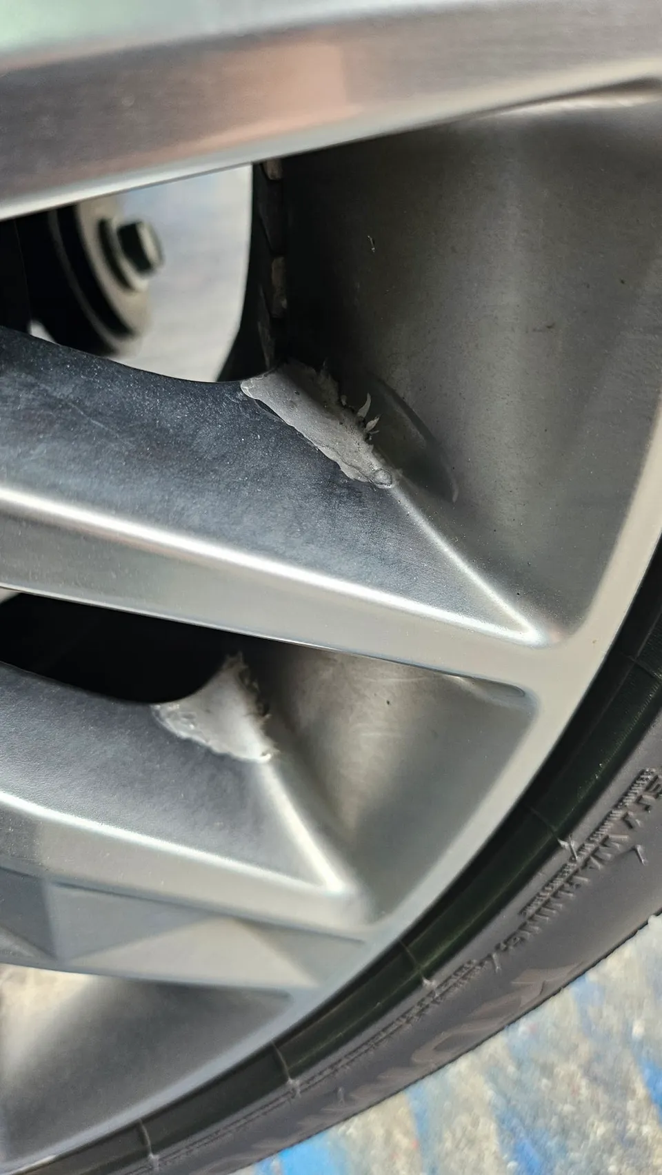 Hyundai Azera wheel repair installation result