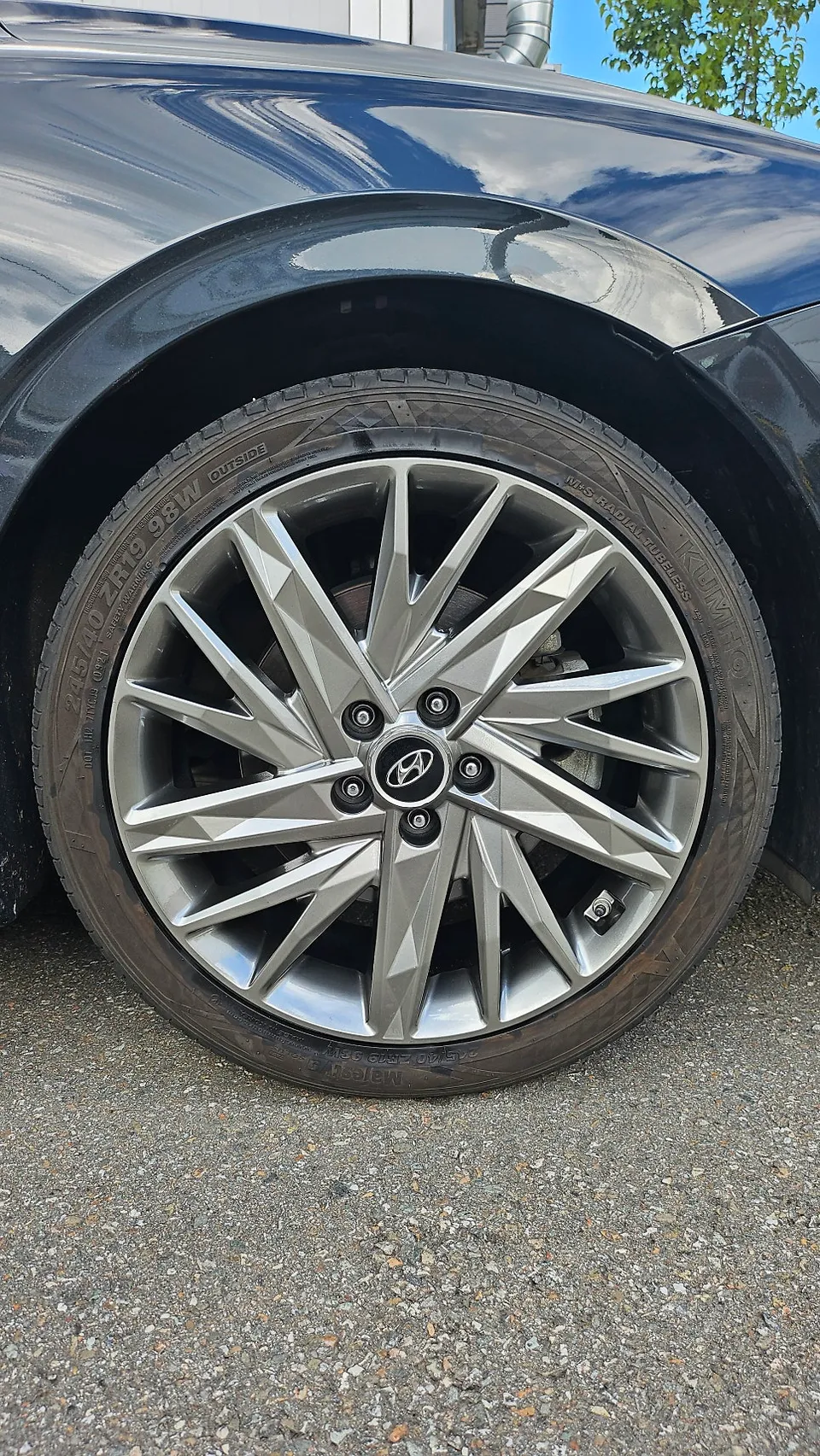 Hyundai Azeraのホイールリペア・塗装事例 施工写真 6