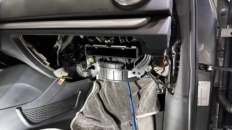 Hyundai Grandeur HG soundproofing - Hyundai Grandeur HG Soundproofing Review: Cost & Results photo 3