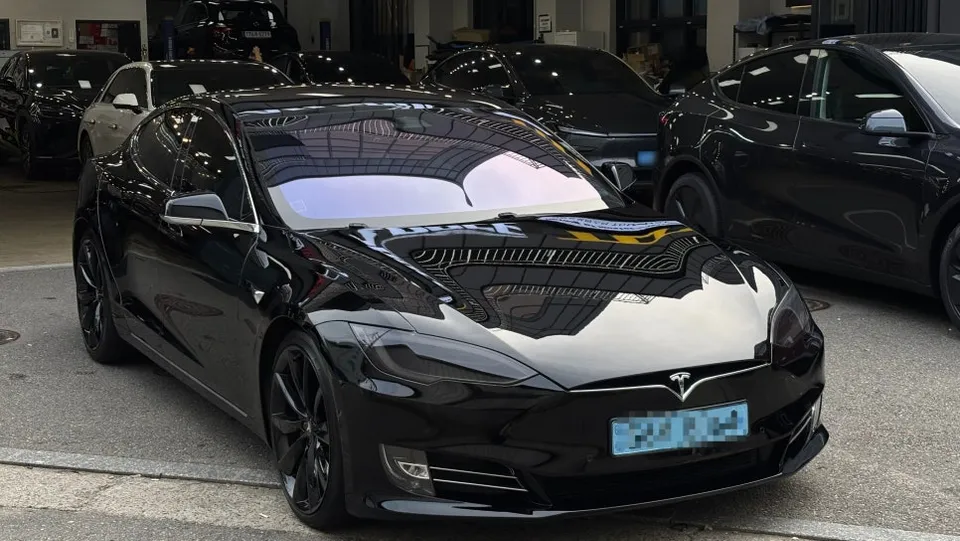 Tesla Model SのPPF施工事例 写真
