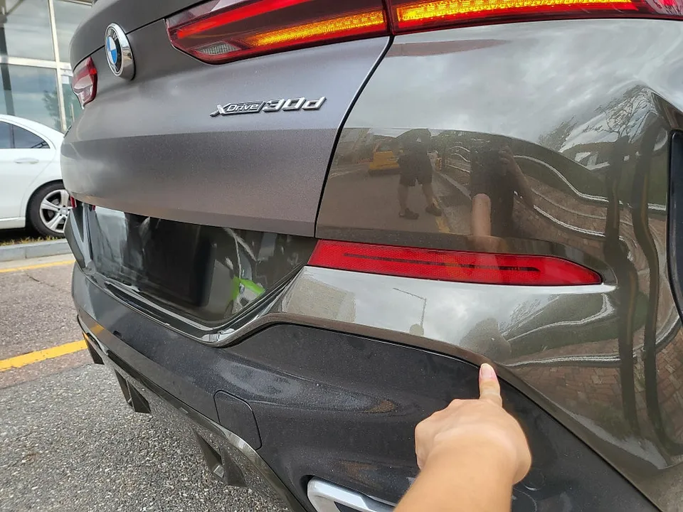 BMW X6のカーラッピング事例|費用目安・仕上がり 施工写真 1-3