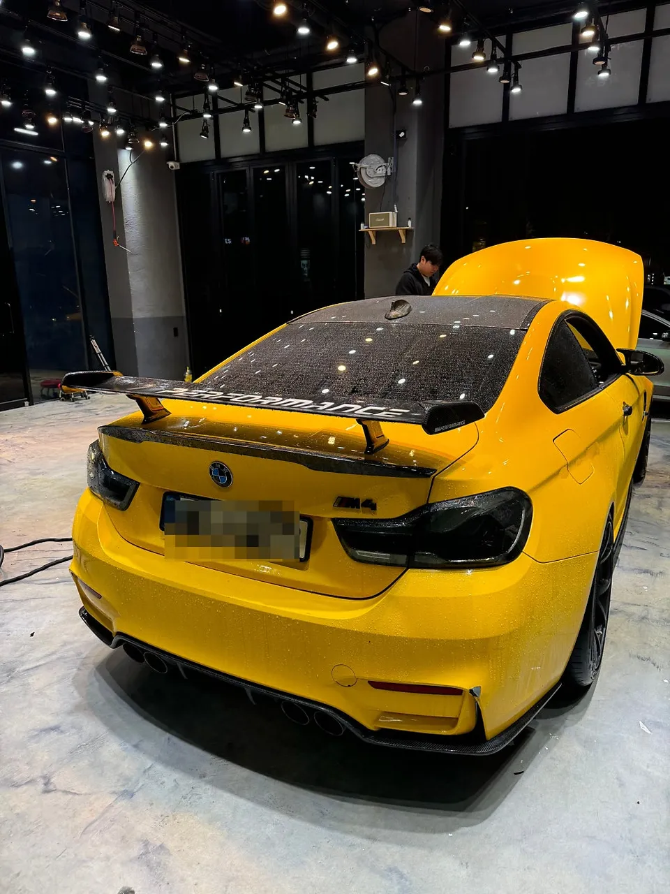 BMW M4 F82 vinyl wrap - BMW M4 F82 Vinyl Wrap Removal & Tail Light Swap Review photo 3