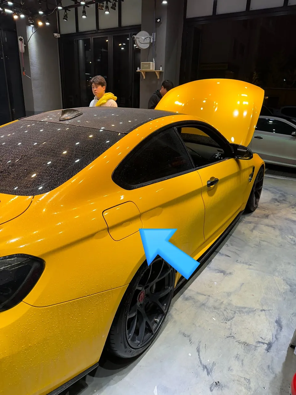BMW M4 F82 vinyl wrap - BMW M4 F82 Vinyl Wrap Removal & Tail Light Swap Review photo 4