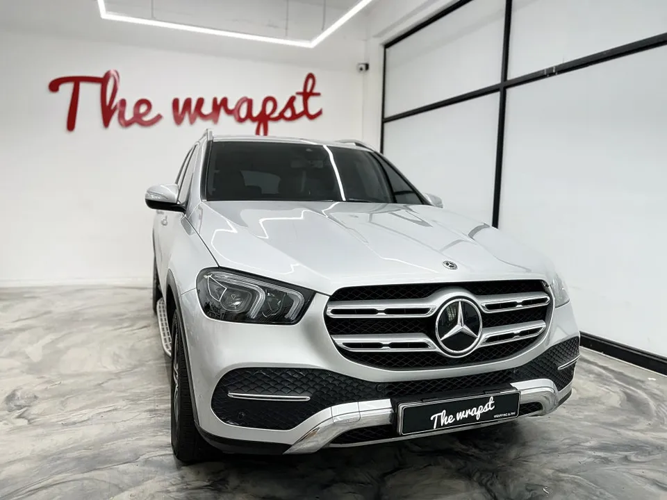 Mercedes-Benz GLEのカーラッピング事例|ピアノブラック 施工写真 1-2
