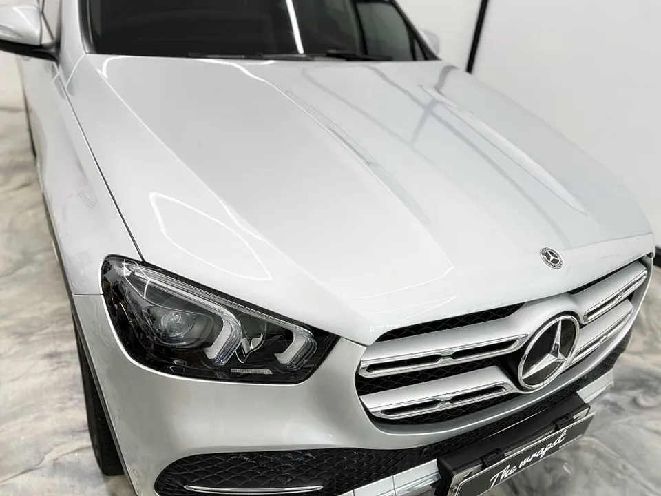 Mercedes-Benz GLEのカーラッピング事例|ピアノブラック 施工写真 2-2