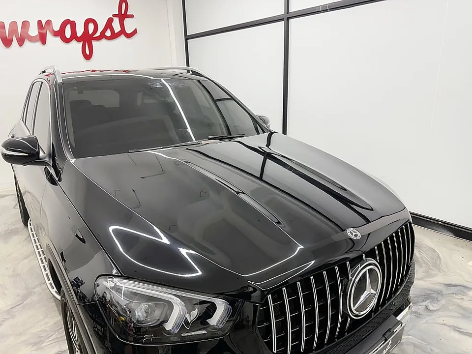 Mercedes-Benz GLEのカーラッピング事例|ピアノブラック 施工写真 3-2