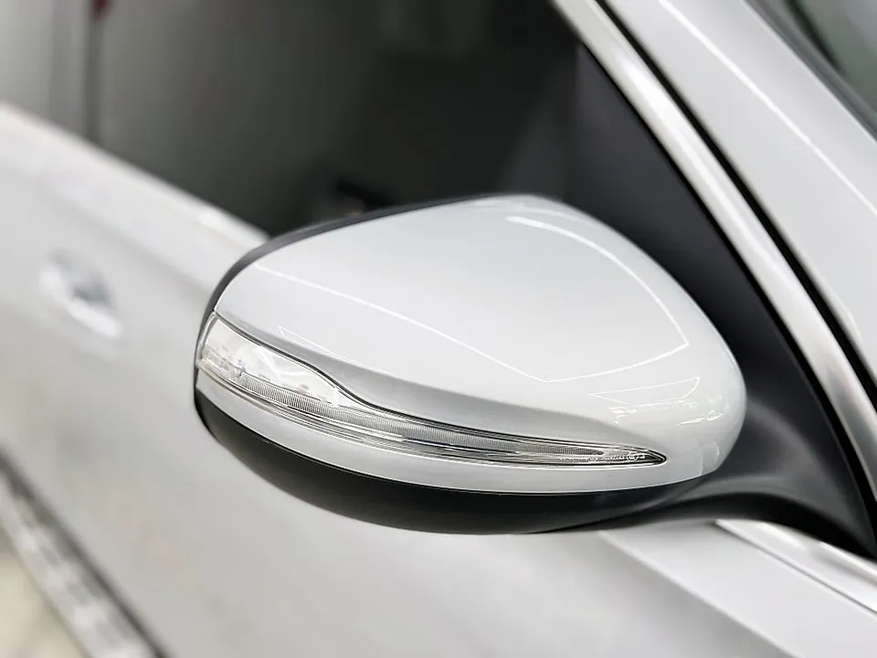 Mercedes-Benz GLEのカーラッピング事例|ピアノブラック 施工写真 3-3