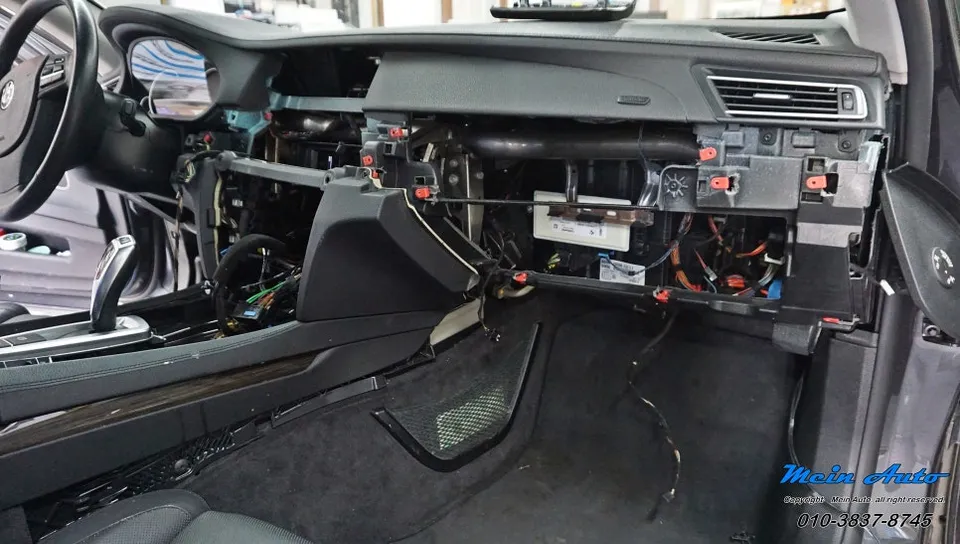 BMW 7 Series oem options - BMW 7 Series OEM Options Review: M2C-200A Installation Cost photo 3