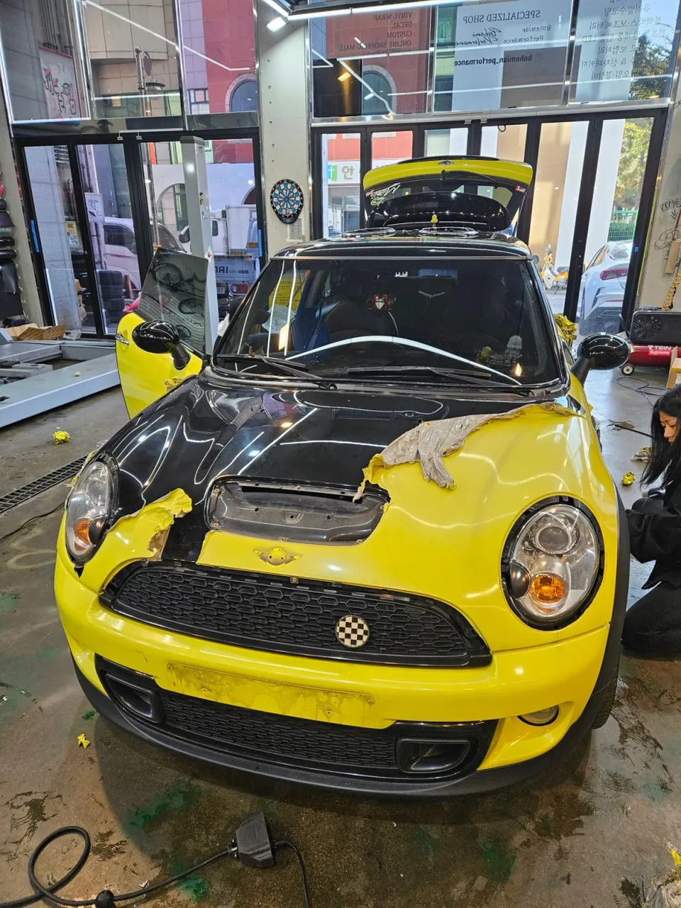 MINI MINI Cooperのカーラッピング事例 施工写真 3-1