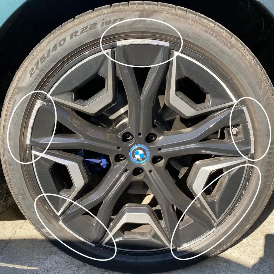 BMW iXのホイールリペア・塗装事例 施工写真 2