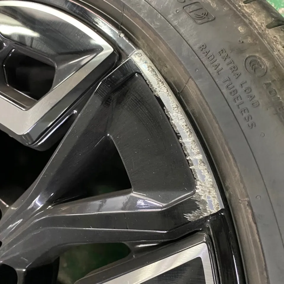 BMW iXのホイールリペア・塗装事例 施工写真 6