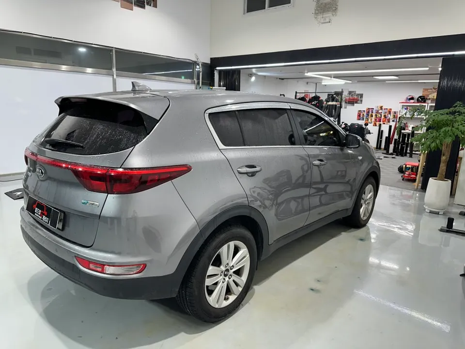 Kia Sportageのカーフィルム施工事例｜費用目安・仕上がり 施工写真 1-2