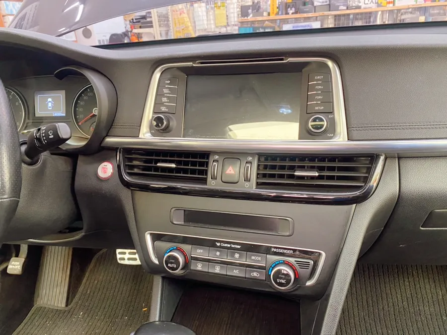 Kia K5 2nd Genのカーフィルム施工事例｜費用目安・仕上がり 施工写真 1-2