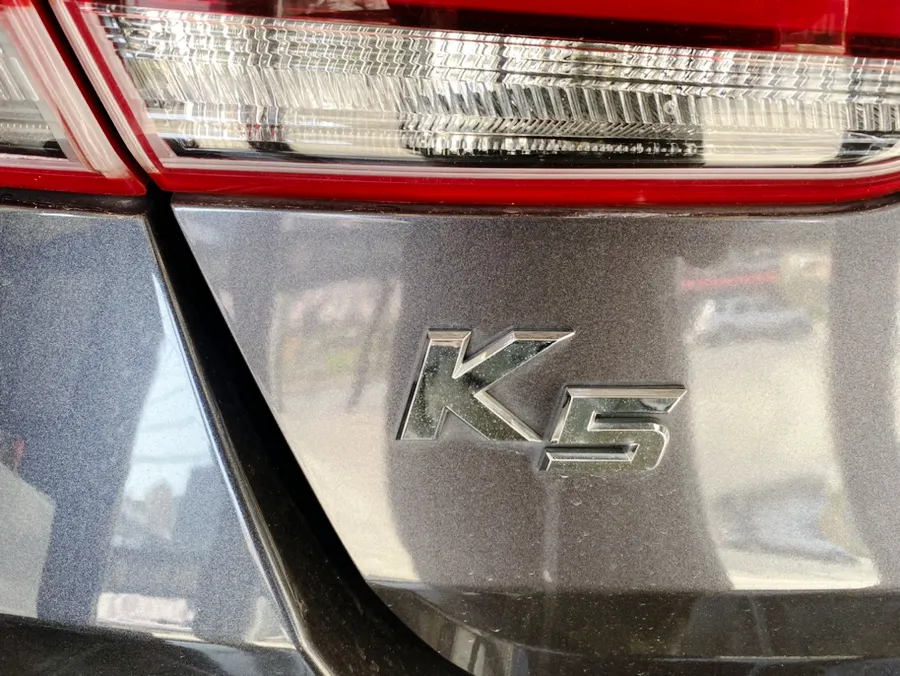 Kia K5 2nd Genのカーフィルム施工事例｜費用目安・仕上がり 施工写真 2-3