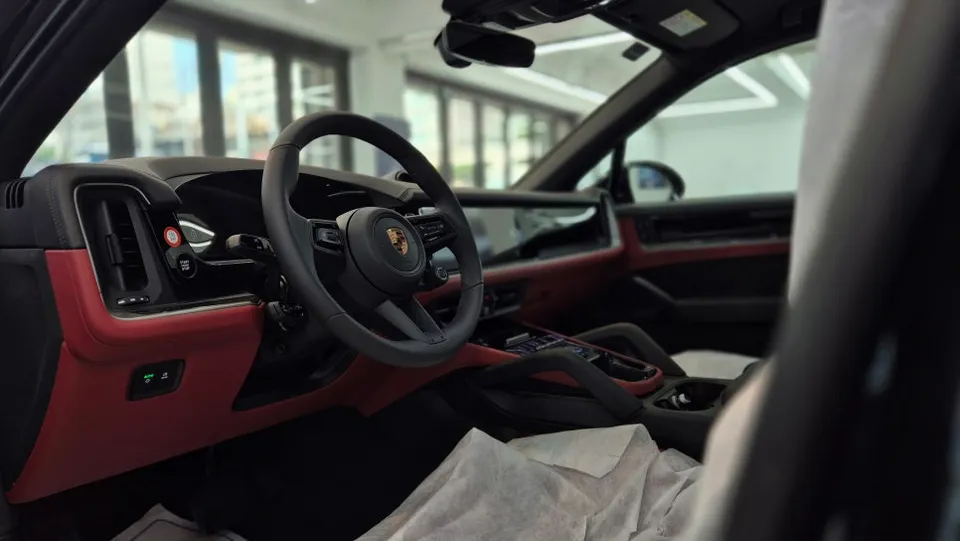 Porsche Cayenne PPF施工事例｜費用目安と仕上がり 施工写真 2-3