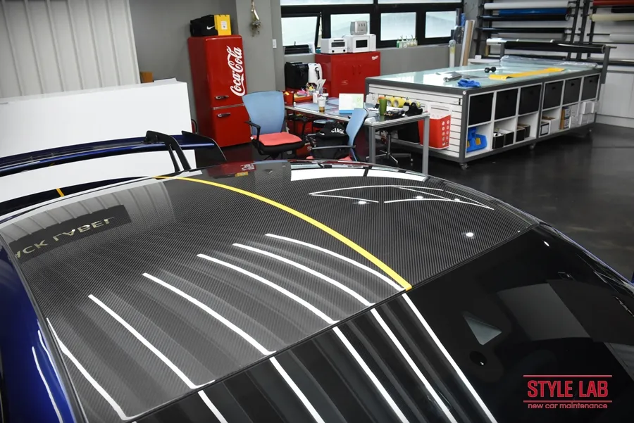 ポルシェ911 GT3のラインデカール施工事例 施工写真 3-1