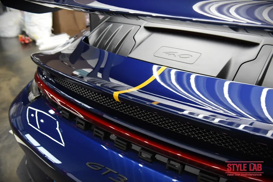 ポルシェ911 GT3のラインデカール施工事例 施工写真 2-2