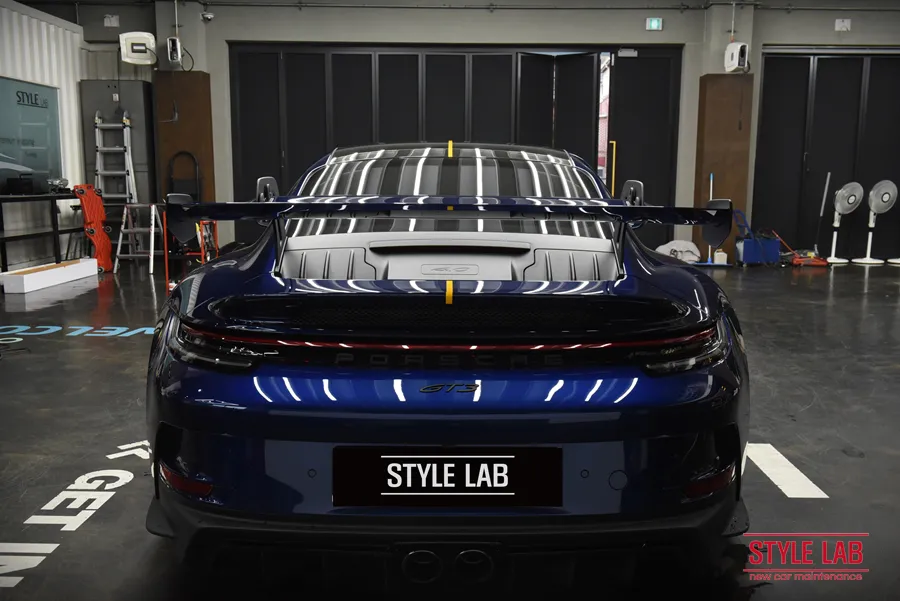 ポルシェ911 GT3のラインデカール施工事例 施工写真 3-2