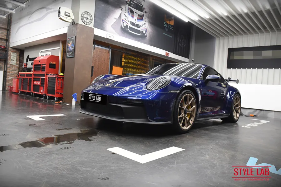 ポルシェ911 GT3のラインデカール施工事例 施工写真 1-3