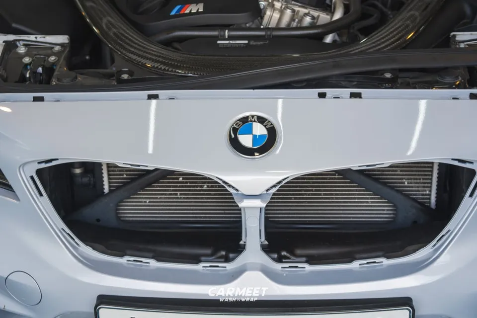BMW M2 vinyl wrap - BMW M2 Vinyl Wrap Review: Carbon Grille & Headlight PPF photo 4