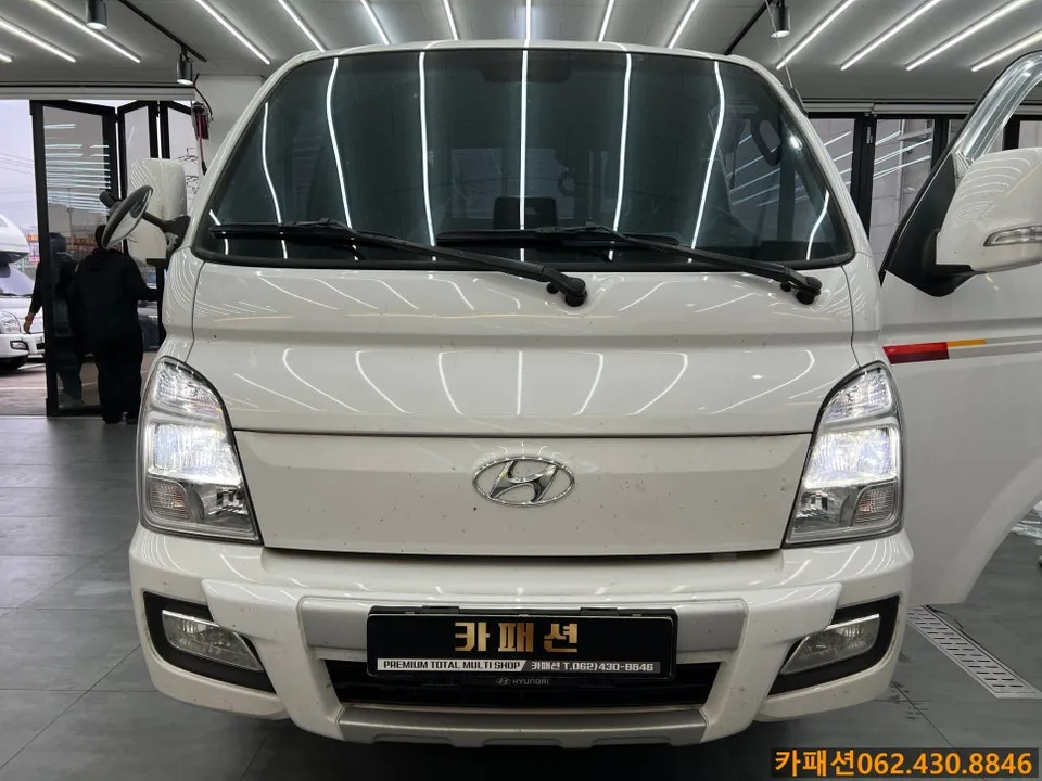 Hyundai Porter 2 lighting upgrade - Hyundai Porter 2 LED Lighting Upgrade Review photo 3