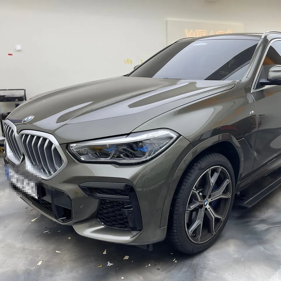 BMW X6のカーラッピング事例|サテンブラックの高級感 施工写真 1-2