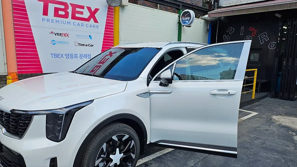 Hyundai IONIQ dash cam - Hyundai IONIQ Dash Cam Installation Review photo 4